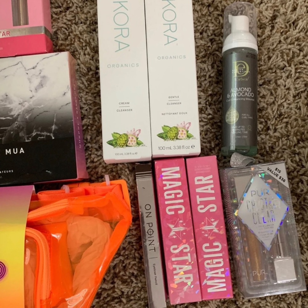 Makeup bundle - Picture 4 of 6